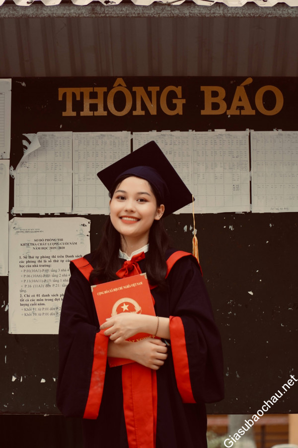 Gia sư giỏi Đại học Ngoại thương chuyên dạy kèm môn Toán, Ngữ văn